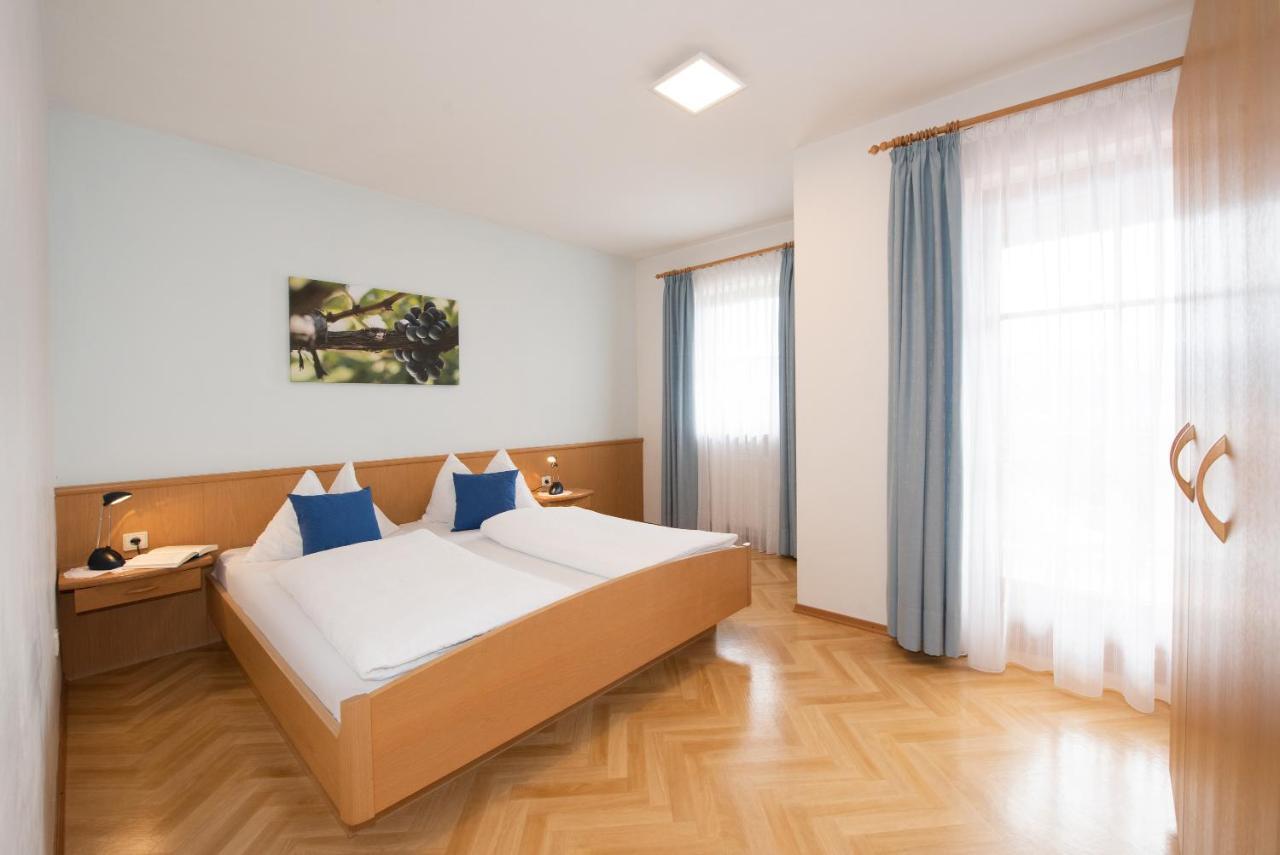 Apartments Herrnhofer Caldaro Exteriör bild